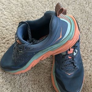 Women’s Hoka Challenger ATR 6 size 8